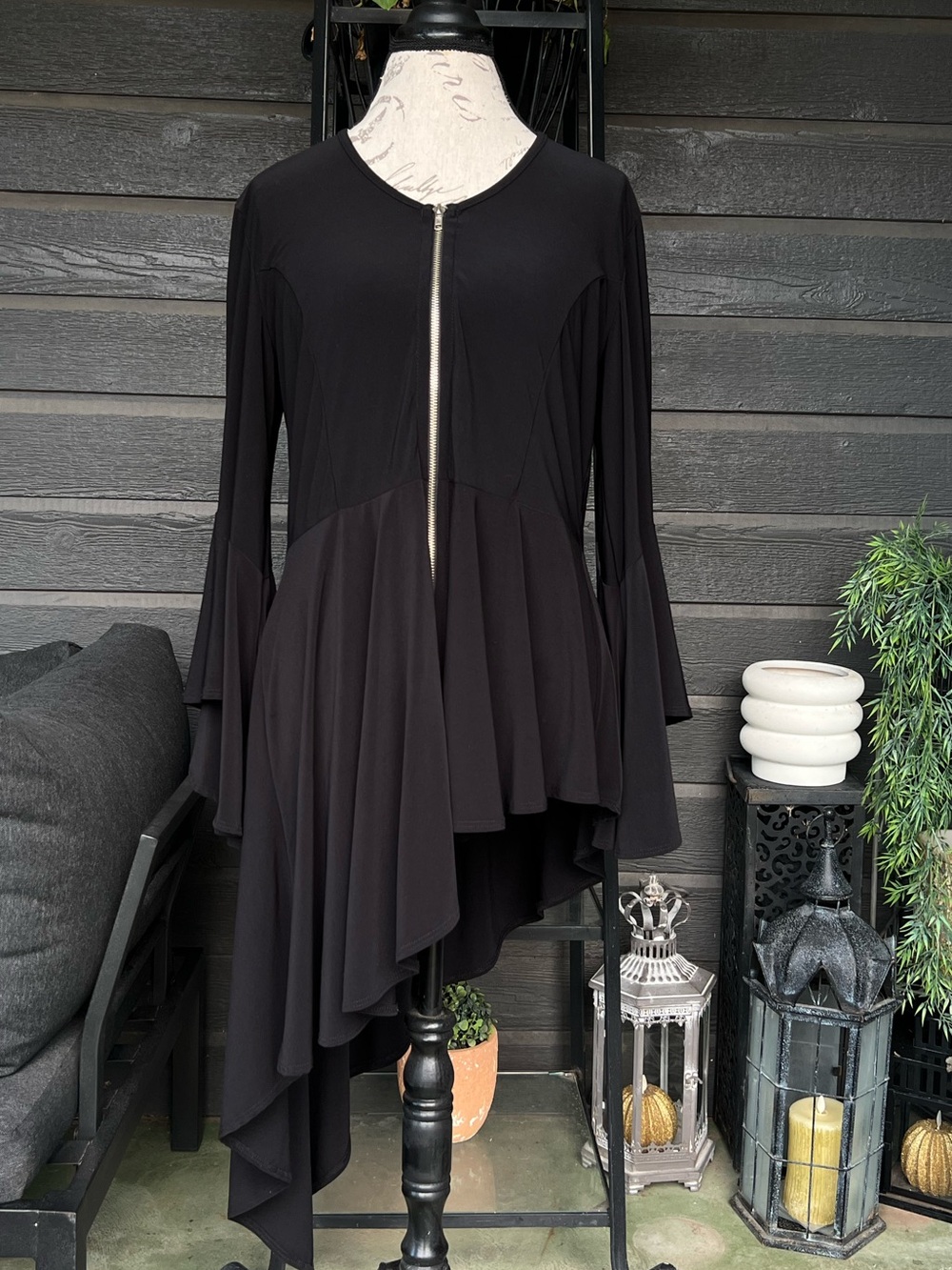 The Pyramid Collection Asymmetrical Black Full Zip Bell Sleeve Tunic Top L